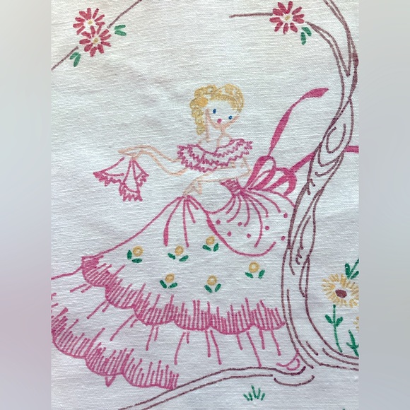 Sweet vintage table runner, approx 38” x 14.5” - Picture 1 of 9